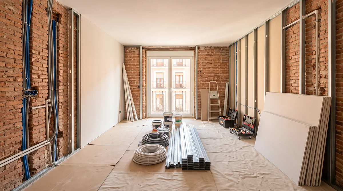Fase de instalaciones durante la reforma integral de un piso en Zaragoza